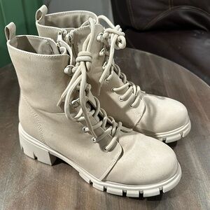 Mia lug sole boots